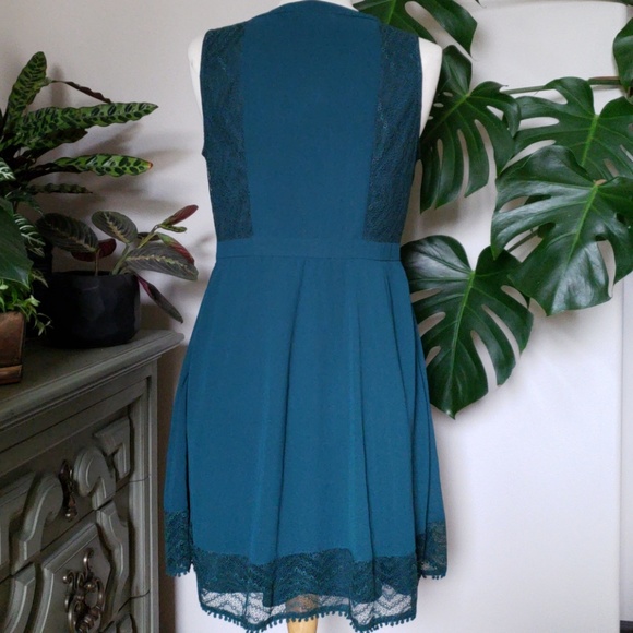 ModCloth Lace Trim Evergreen A-Line Dress - Picture 4 of 6